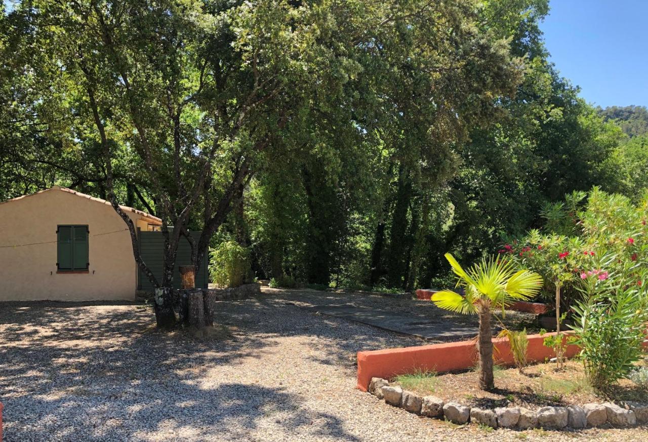 דירות סאלרן Les Mazets De La Cascade מראה חיצוני תמונה